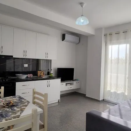 4 - Seaview Apartment *