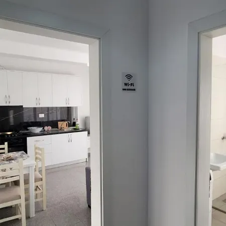 4 - Seaview Apartment